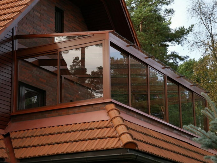 проект дома с балконом