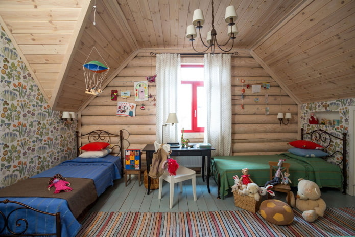 деревянный потолок в интерьере детской