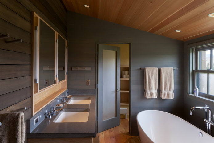 деревянный потолок в ванной