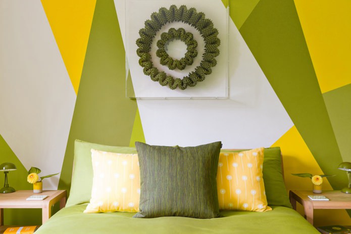Оливково-желтая спальня