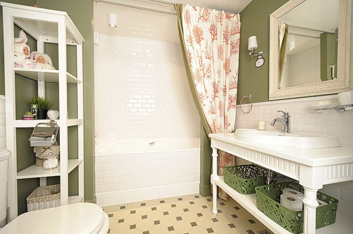 бело-оливковая ванная комната