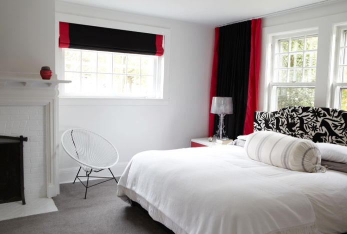 сочетание красного и черного на шторах в спальне