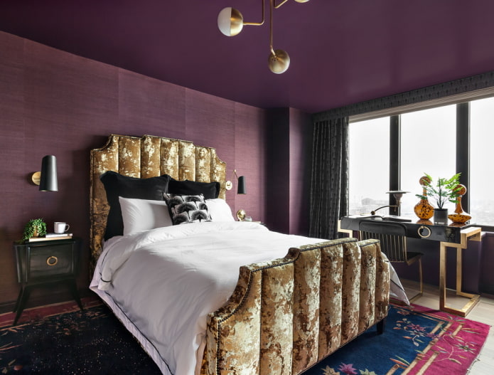 сатиновая натяжная ткань фиолетового цвета в спальне