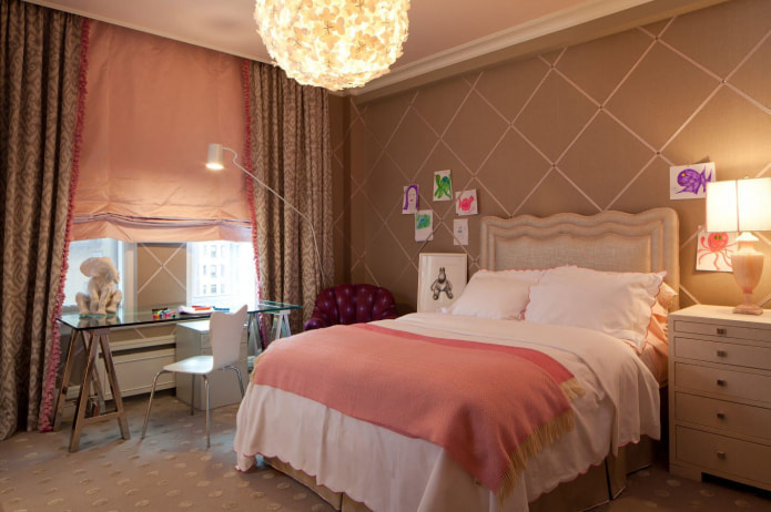 бежево-розовые шторы в спальне