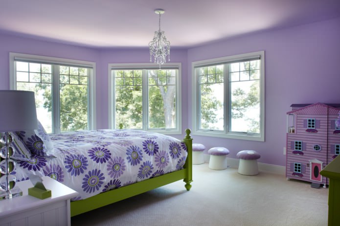 Зеленый и фиолетовый в интерьере спальни
