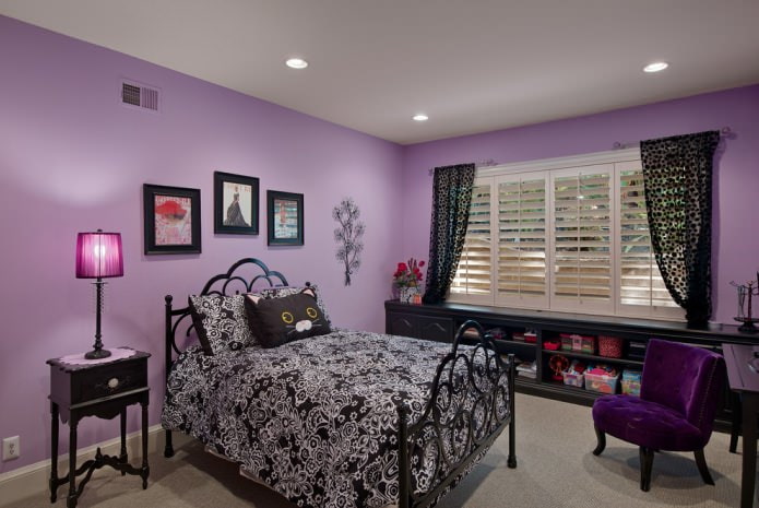 Черно-фиолетовый интерьер детской комнаты
