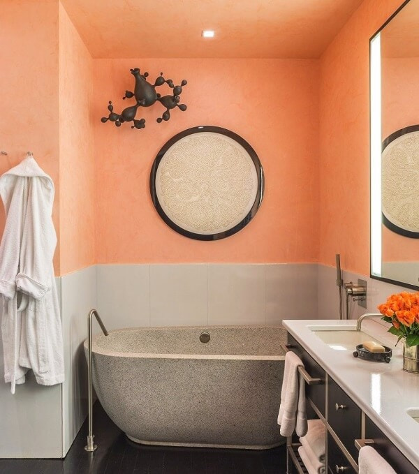 серо-персиковая ванная комната