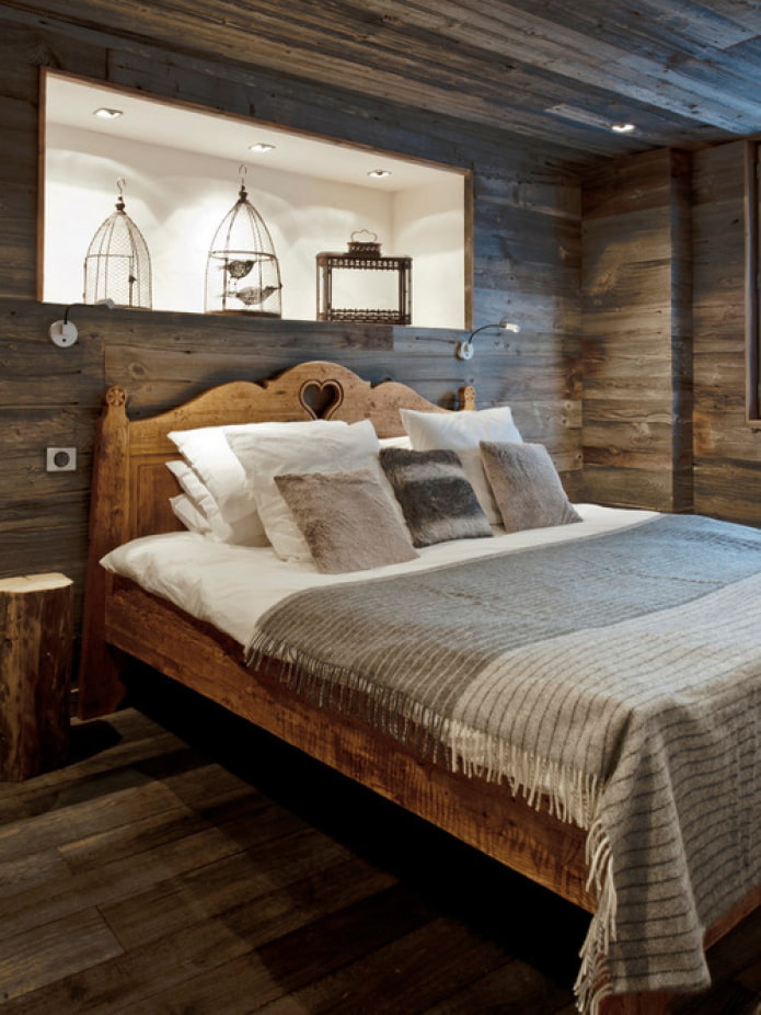 деревянная кровать для дачи