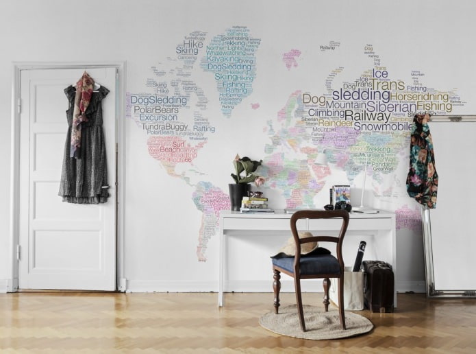 карта мира в интерьере офиса
