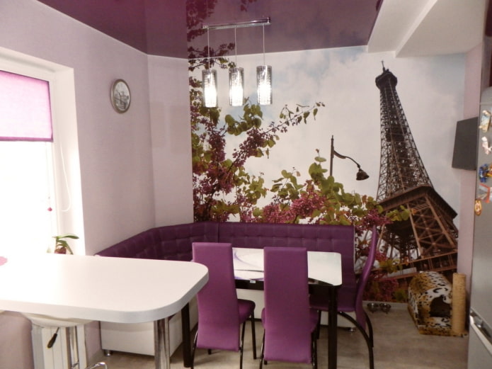 настенные картины с изображением Парижа в интерьере кухни