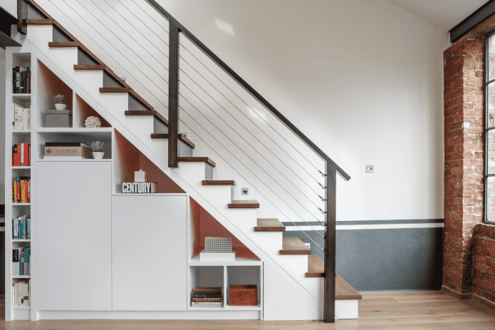 комбинированный шкаф под лестницей