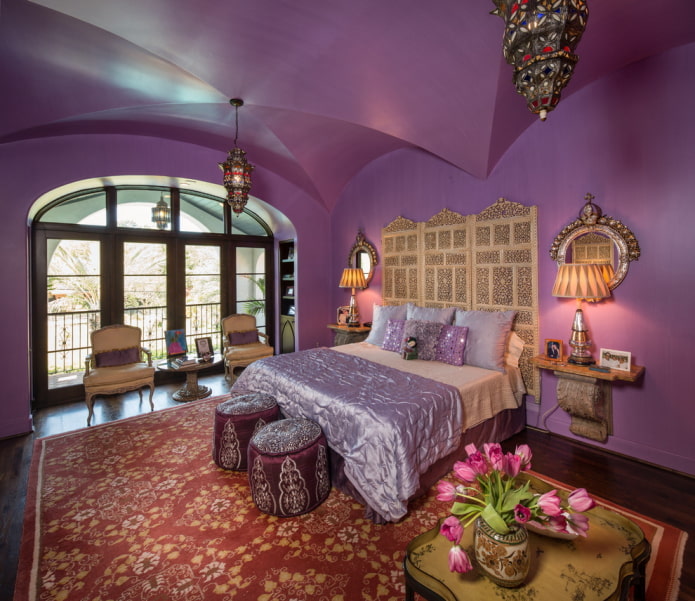 фиолетовый сатиновый потолок
