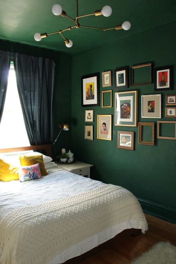 дизайн зеленого потолка в спальне