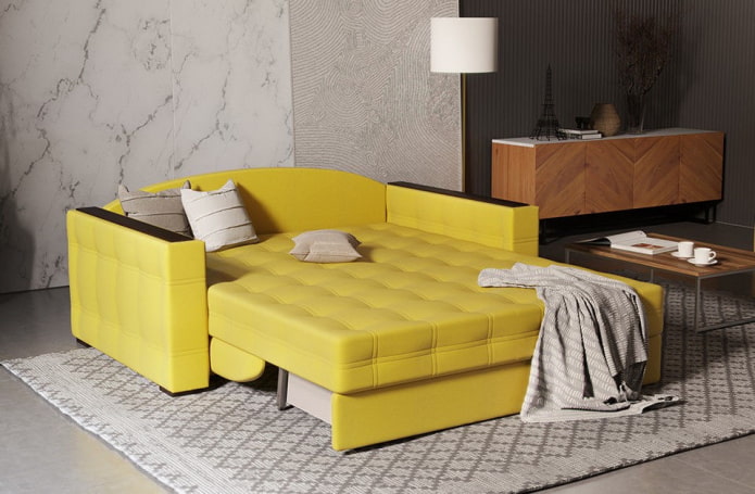 желтый раскладной диван в интерьере